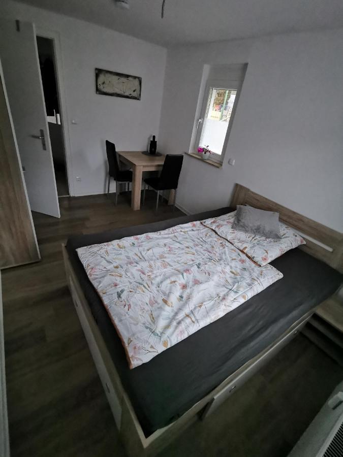 Privates Zimmer In Ruhiger Lage Heidenheim-Steinheim Am Albuch Eksteriør bilde